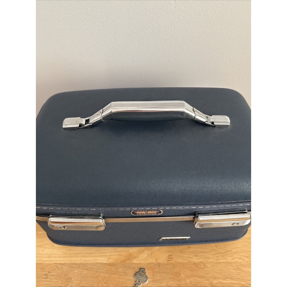 Vintage American Tourister Case With Key Blue Train Carry On Tri Taper - Picture 4 of 13